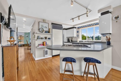 Photo 11 at 9 - 2128 W 43rd Avenue, Kerrisdale, Vancouver West