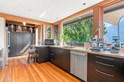 Photo 16 at 330 Sasamat Lane, Woodlands-Sunshine-Cascade, North Vancouver