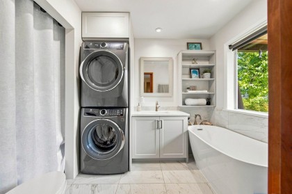 Photo 28 at 330 Sasamat Lane, Woodlands-Sunshine-Cascade, North Vancouver