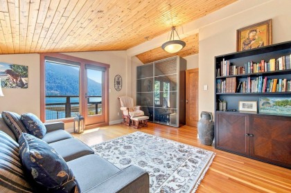 Photo 20 at 330 Sasamat Lane, Woodlands-Sunshine-Cascade, North Vancouver