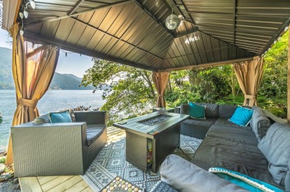 Photo 30 at 330 Sasamat Lane, Woodlands-Sunshine-Cascade, North Vancouver