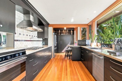 Photo 15 at 330 Sasamat Lane, Woodlands-Sunshine-Cascade, North Vancouver