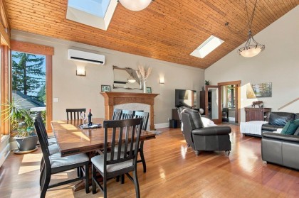 Photo 11 at 330 Sasamat Lane, Woodlands-Sunshine-Cascade, North Vancouver