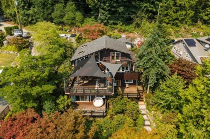 Photo 4 at 330 Sasamat Lane, Woodlands-Sunshine-Cascade, North Vancouver