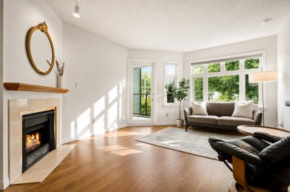 Photo 2 at 307 - 2800 Chesterfield Avenue, Upper Lonsdale, North Vancouver