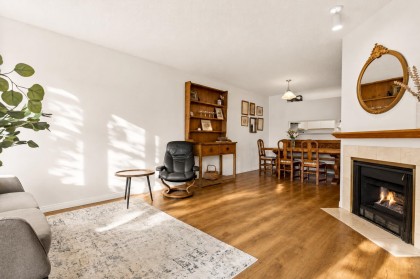 Photo 3 at 307 - 2800 Chesterfield Avenue, Upper Lonsdale, North Vancouver