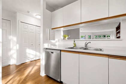 Photo 10 at 307 - 2800 Chesterfield Avenue, Upper Lonsdale, North Vancouver