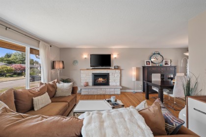 Photo 2 at 854 E 16th Street, Boulevard, North Vancouver