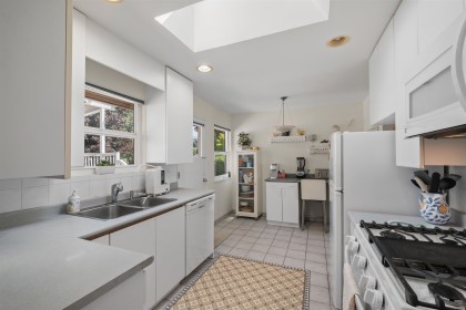 Photo 8 at 854 E 16th Street, Boulevard, North Vancouver