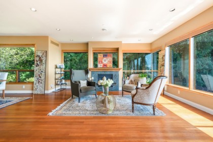 Photo 12 at 1626 Pinecrest Drive, Canterbury WV, West Vancouver