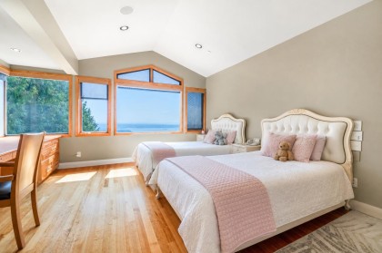 Photo 36 at 1626 Pinecrest Drive, Canterbury WV, West Vancouver