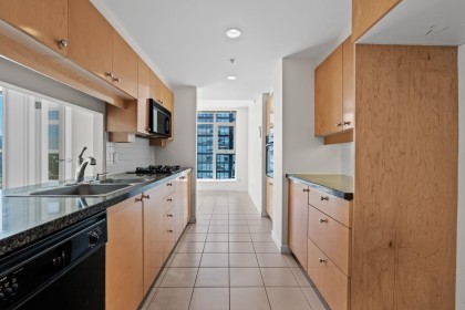 Photo 5 at 1803 - 1710 Bayshore Drive, Coal Harbour, Vancouver West