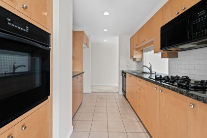 Photo 4 at 1803 - 1710 Bayshore Drive, Coal Harbour, Vancouver West