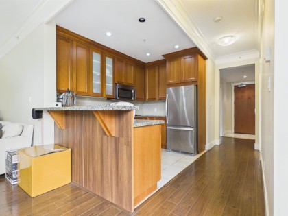 Photo 4 at 401 - 4759 Valley Drive, Quilchena, Vancouver West