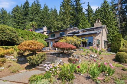 Photo 2 at 2008 Blairview Avenue, Blueridge NV, North Vancouver