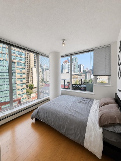 Photo 4 at 702 - 1325 Rolston Street, Downtown VW, Vancouver West