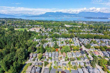 Photo 2 at 4042 W 20th Avenue, Dunbar, Vancouver West