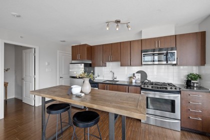 Photo 11 at 707 - 1068 W Broadway, Fairview VW, Vancouver West