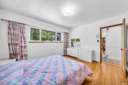 Photo 16 at 580 W 64th Avenue, Marpole, Vancouver West