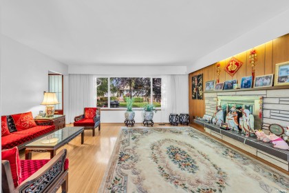 Photo 3 at 580 W 64th Avenue, Marpole, Vancouver West