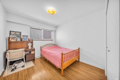 Photo 18 at 580 W 64th Avenue, Marpole, Vancouver West