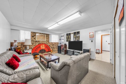 Photo 11 at 580 W 64th Avenue, Marpole, Vancouver West