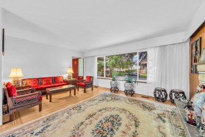 Photo 4 at 580 W 64th Avenue, Marpole, Vancouver West