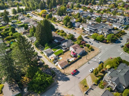 Photo 3 at 409 W 27th Street, Upper Lonsdale, North Vancouver