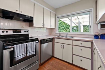 Photo 10 at 3455 Highland Boulevard, Edgemont, North Vancouver
