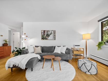 Photo 2 at 201 - 2330 Maple Street, Kitsilano, Vancouver West