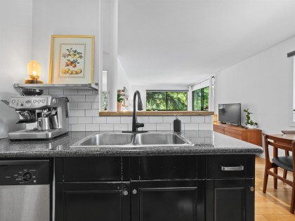 Photo 16 at 201 - 2330 Maple Street, Kitsilano, Vancouver West