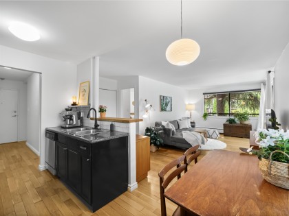 Photo 12 at 201 - 2330 Maple Street, Kitsilano, Vancouver West