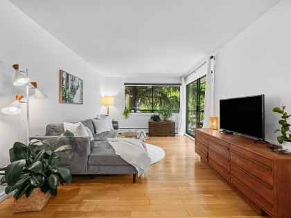 Photo 4 at 201 - 2330 Maple Street, Kitsilano, Vancouver West