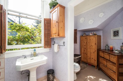 Photo 12 at 1560 Macgowan Avenue, Norgate, North Vancouver