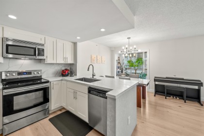 Photo 5 at 706 - 867 Hamilton Street, Downtown VW, Vancouver West