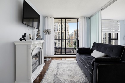 Photo 4 at 1703 - 1295 Richards Street, Downtown VW, Vancouver West