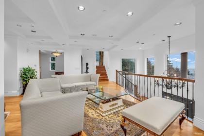 Photo 4 at 1525 Errigal Place, Canterbury WV, West Vancouver