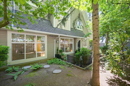 Photo 6 at 2 - 1071 Lynn Valley Road, Lynn Valley, North Vancouver