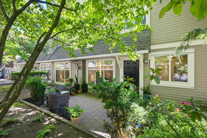 Photo 3 at 2 - 1071 Lynn Valley Road, Lynn Valley, North Vancouver