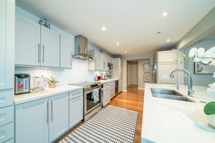 Photo 11 at 18 - 2214 Folkstone Way, Panorama Village, West Vancouver
