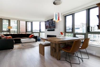 Photo 2 at 303 - 1625 Hornby Street, Yaletown, Vancouver West