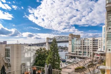 Photo 12 at 303 - 1625 Hornby Street, Yaletown, Vancouver West