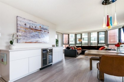 Photo 3 at 303 - 1625 Hornby Street, Yaletown, Vancouver West