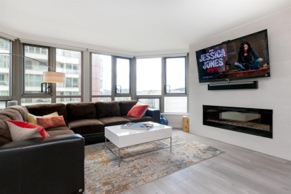 Photo 5 at 303 - 1625 Hornby Street, Yaletown, Vancouver West