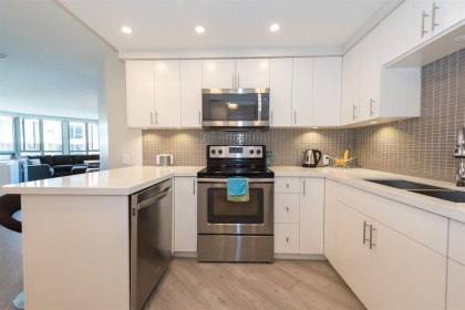 Photo 9 at 303 - 1625 Hornby Street, Yaletown, Vancouver West