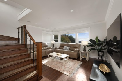 Photo 14 at 4050 St. Pauls Avenue, Upper Lonsdale, North Vancouver