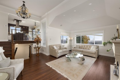 Photo 4 at 4050 St. Pauls Avenue, Upper Lonsdale, North Vancouver