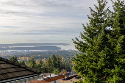 Photo 8 at 4050 St. Pauls Avenue, Upper Lonsdale, North Vancouver