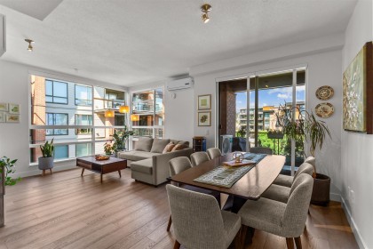 Photo 2 at 404 - 719 W 3rd Street, Harbourside, North Vancouver