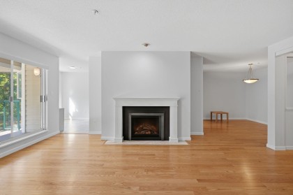 Photo 3 at 301 - 3680 Banff Court, Northlands, North Vancouver